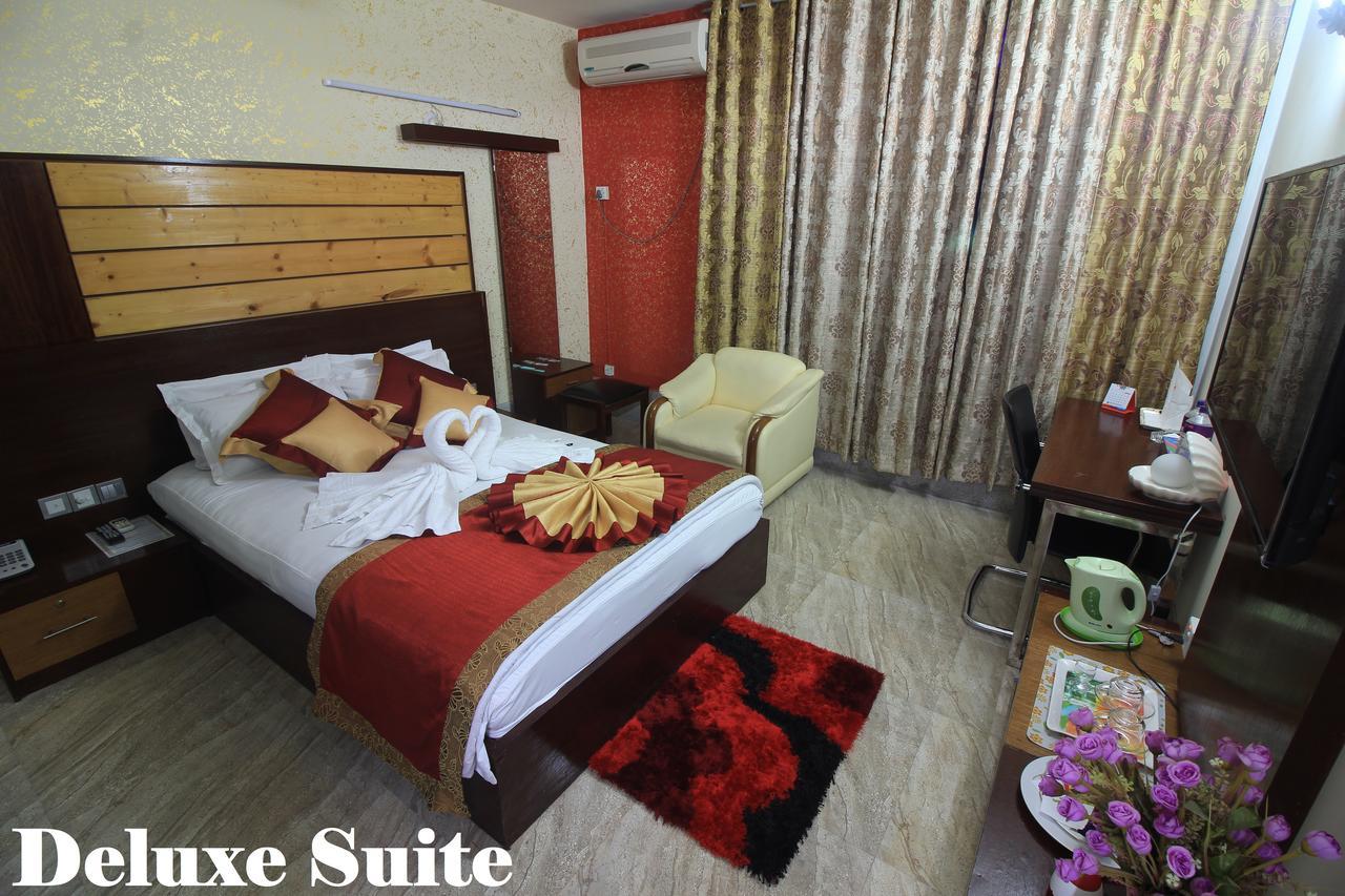 Tiger Garden Int Hotel Khulna Eksteriør billede